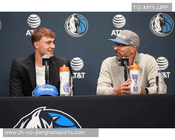 基德表示在全员健康前将继续使用以弗拉格担任控卫的阵容策略 基德表示在全员健康前将继续使用以弗拉格担任控卫的阵容策略