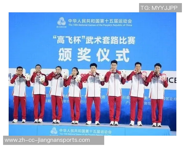 芬奇盛赞迪林厄姆表现出色快节奏打法助力队友轻松得分