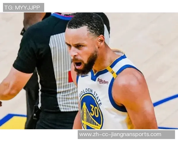 库里半场火力全开三分雨下23分助攻3次展现超级状态 库里半场火力全开三分雨下23分助攻3次展现超级状态