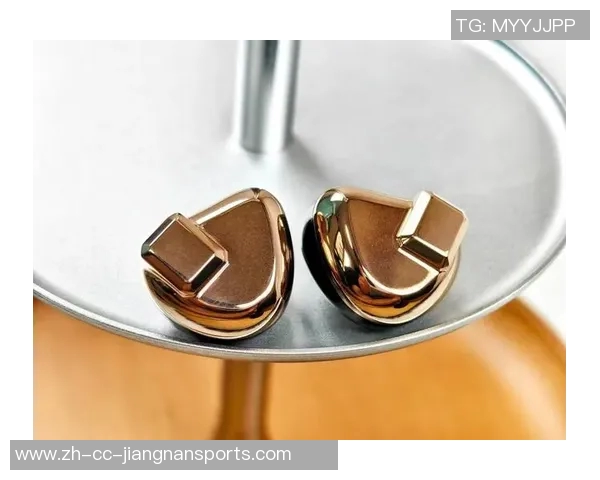 全屏沉浸体验，耳机加持，感受铁人客场的激情与震撼力量